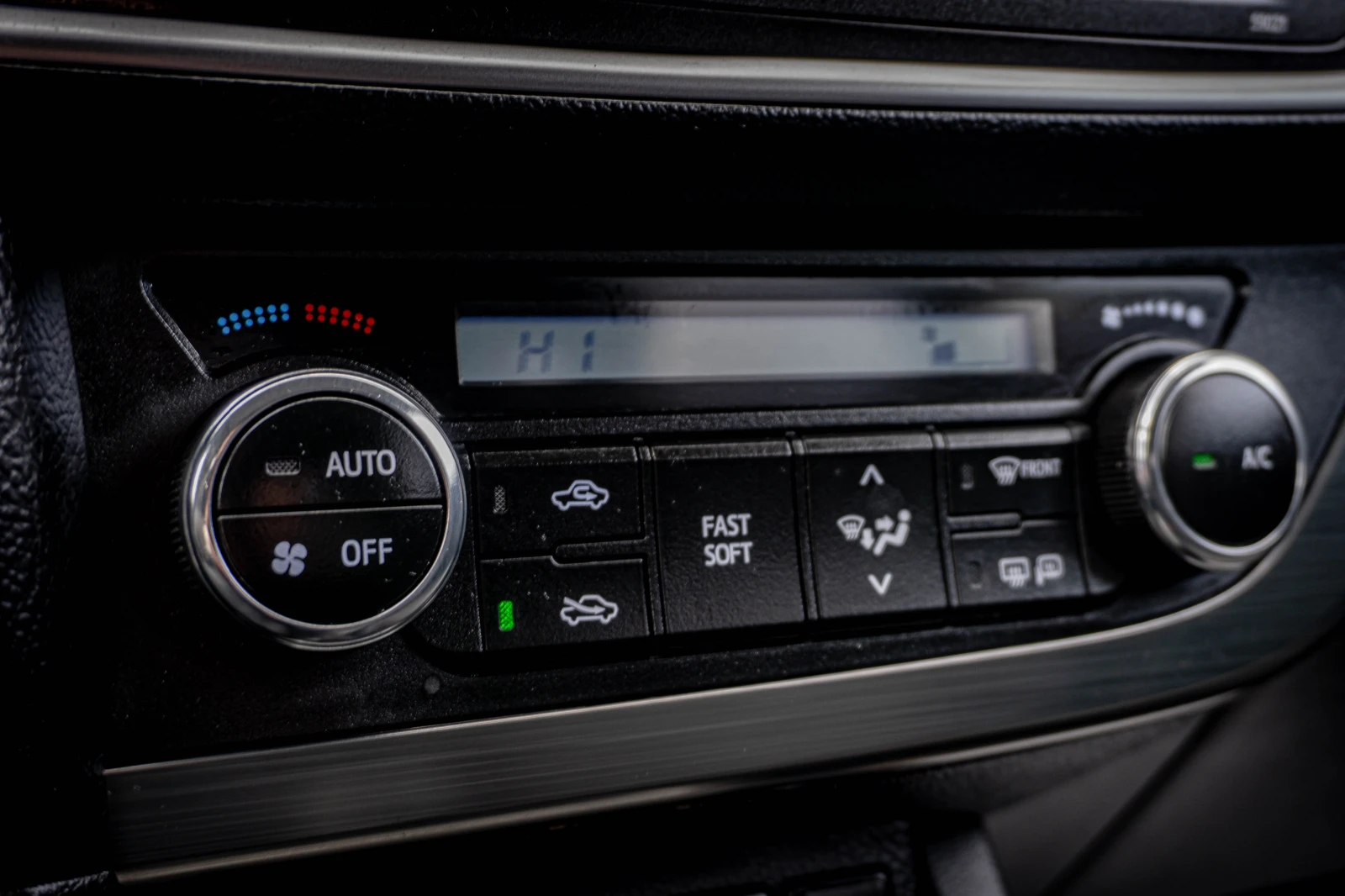 Toyota Auris 2.0 D-4D Бяла перла! ТОП! С ГАРАНЦИЯ!, снимка 12 - Автомобили и джипове - 53910751