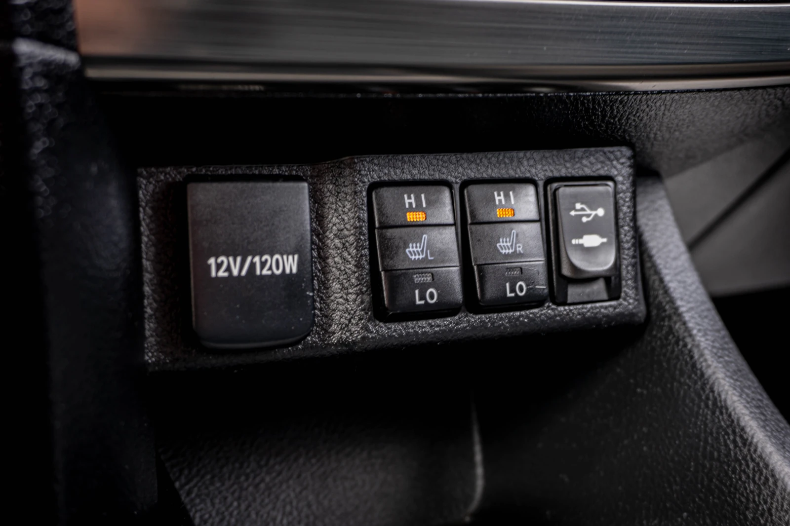 Toyota Auris 2.0 D-4D Бяла перла! ТОП! С ГАРАНЦИЯ!, снимка 13 - Автомобили и джипове - 53910751