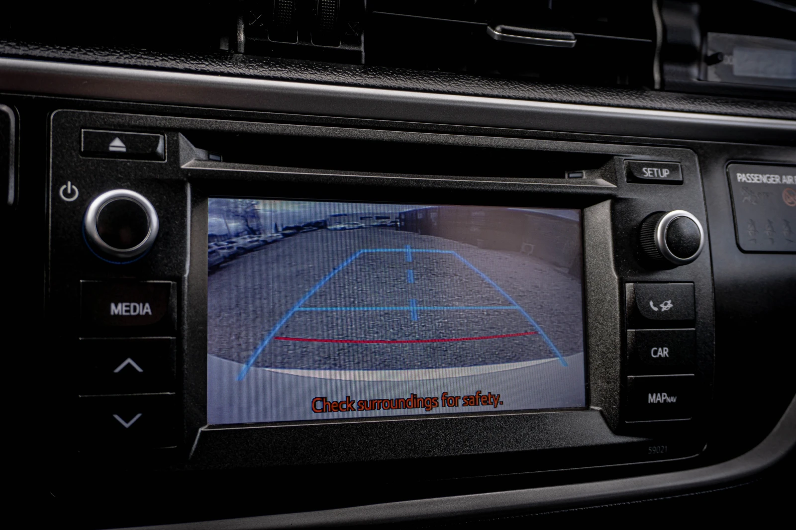 Toyota Auris 2.0 D-4D Бяла перла! ТОП! С ГАРАНЦИЯ!, снимка 15 - Автомобили и джипове - 53910751