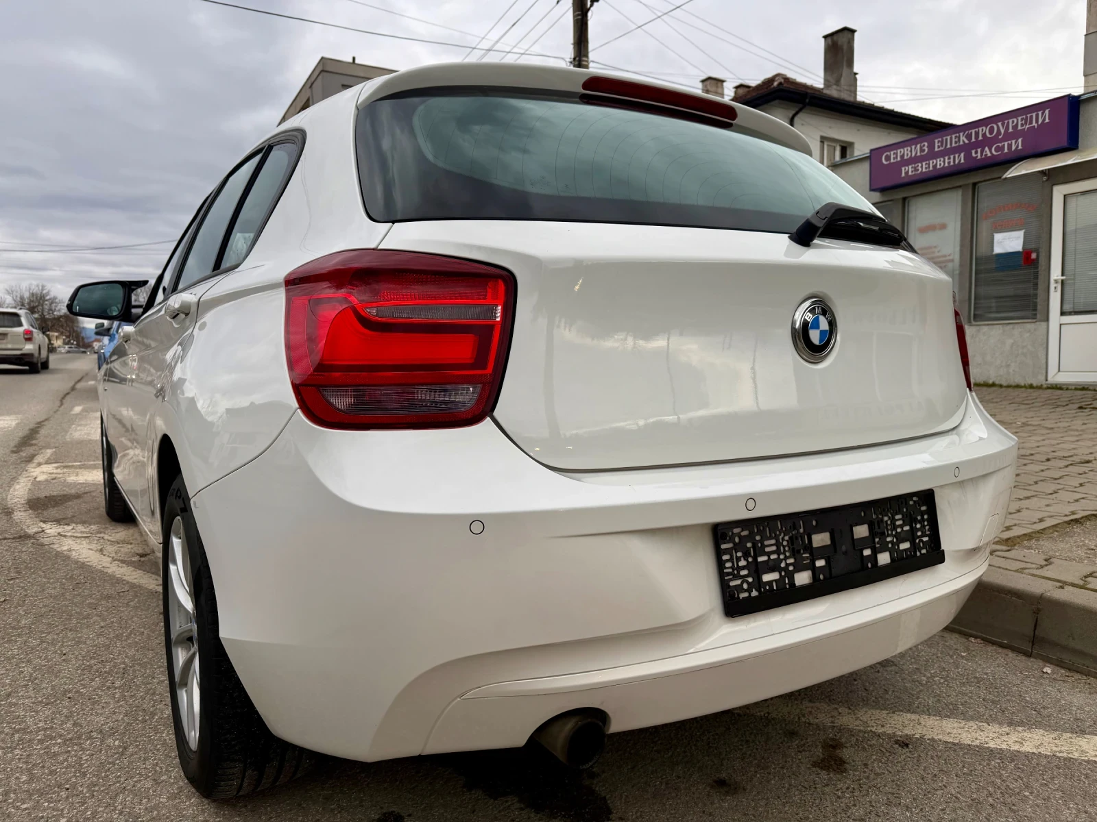 BMW 116 Sport Urban Edition, снимка 4 - Автомобили и джипове - 53952435