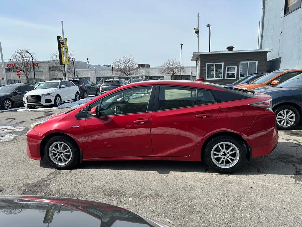 Toyota Prius FOUR TOURING* FWD* АвтоКредит* (ЦЕНА ДО БГ), снимка 2 - Автомобили и джипове - 54068625