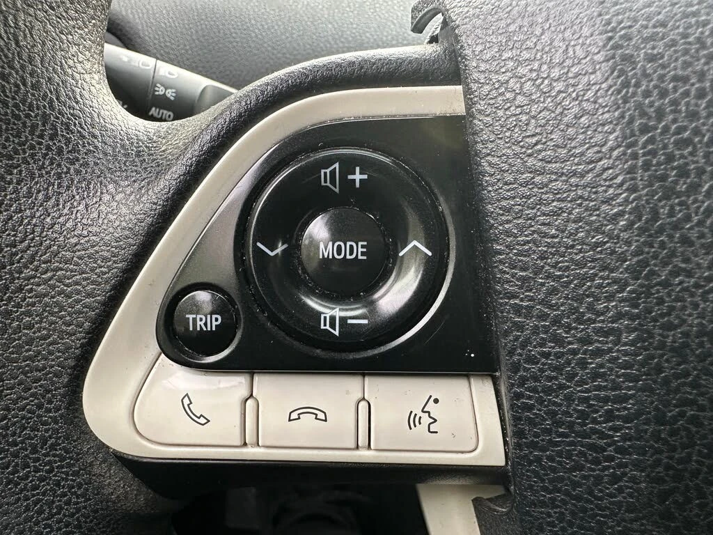 Toyota Prius FOUR TOURING* FWD* АвтоКредит* (ЦЕНА ДО БГ), снимка 11 - Автомобили и джипове - 54068625