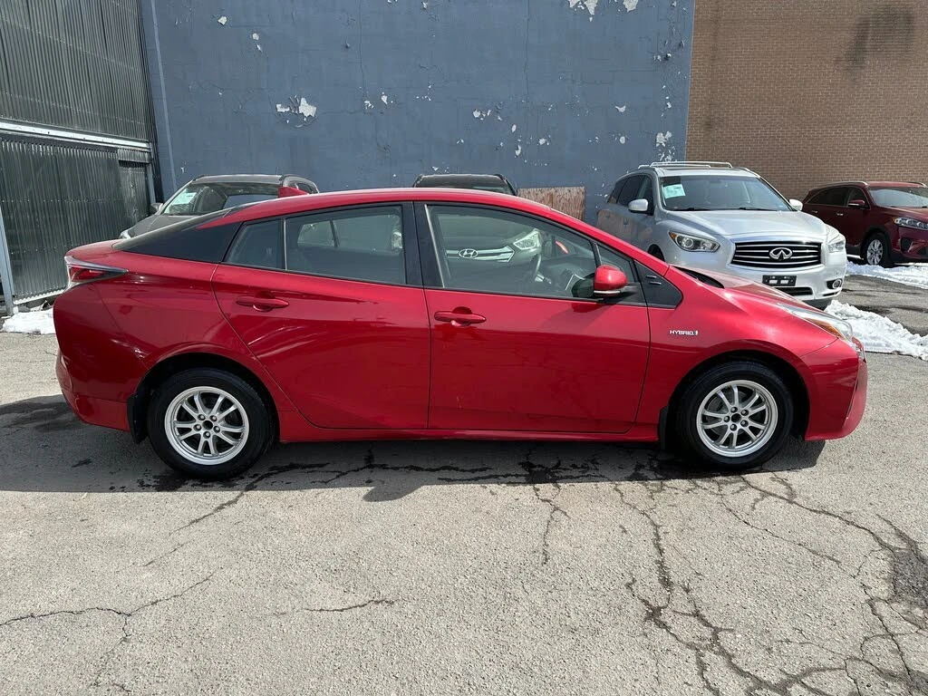 Toyota Prius FOUR TOURING* FWD* АвтоКредит* (ЦЕНА ДО БГ), снимка 5 - Автомобили и джипове - 54068625