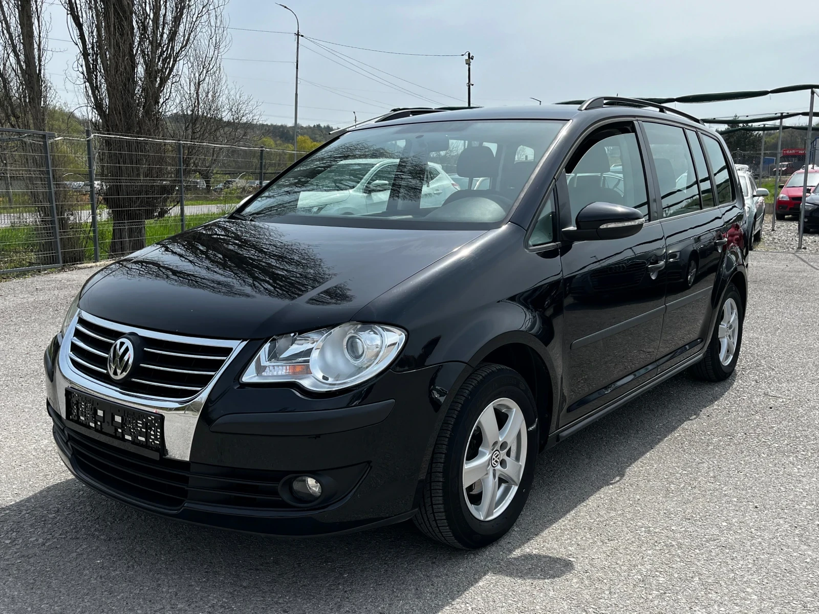 VW Touran Facelift 1.9TDI 105 | Auto.bg — изображение 1