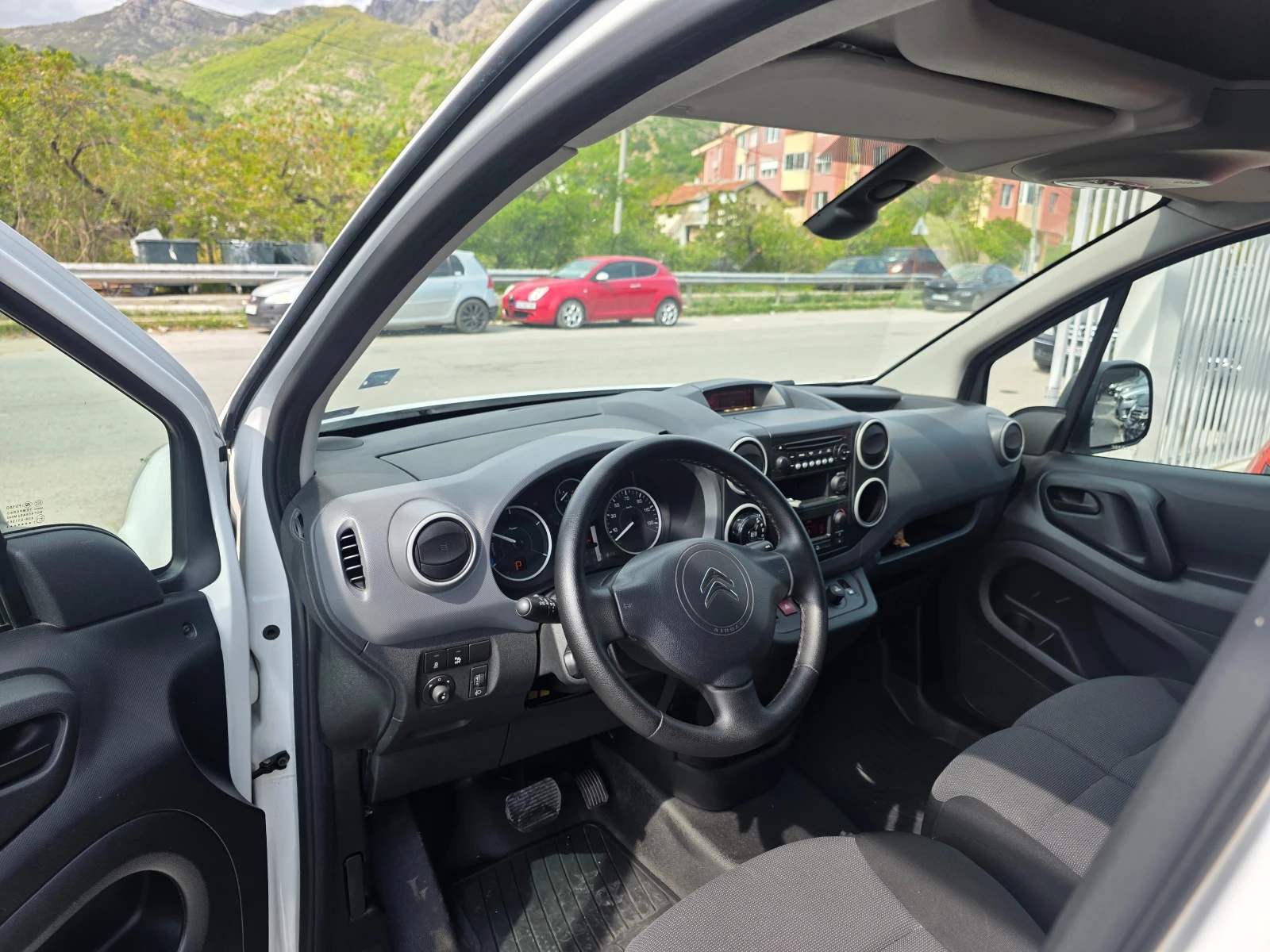 Citroen Berlingo 22.5  55000 хил.кил , снимка 12 - Автомобили и джипове - 54359406