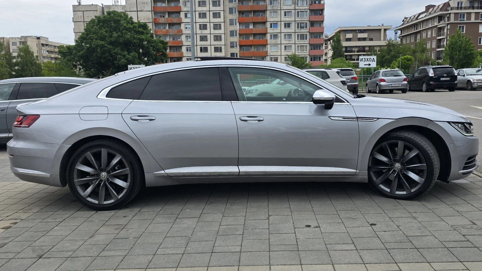 VW Arteon 2.0 TDI BiTurbo 4motion, снимка 4 - Автомобили и джипове - 54613419