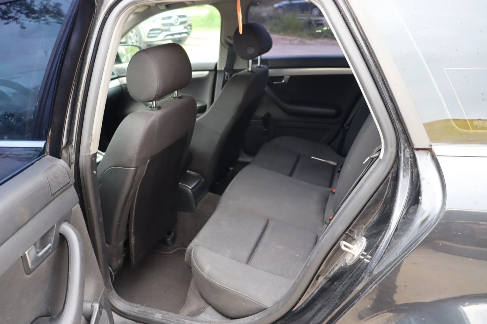 Audi A4 1.8Т, снимка 7 - Автомобили и джипове - 54680113