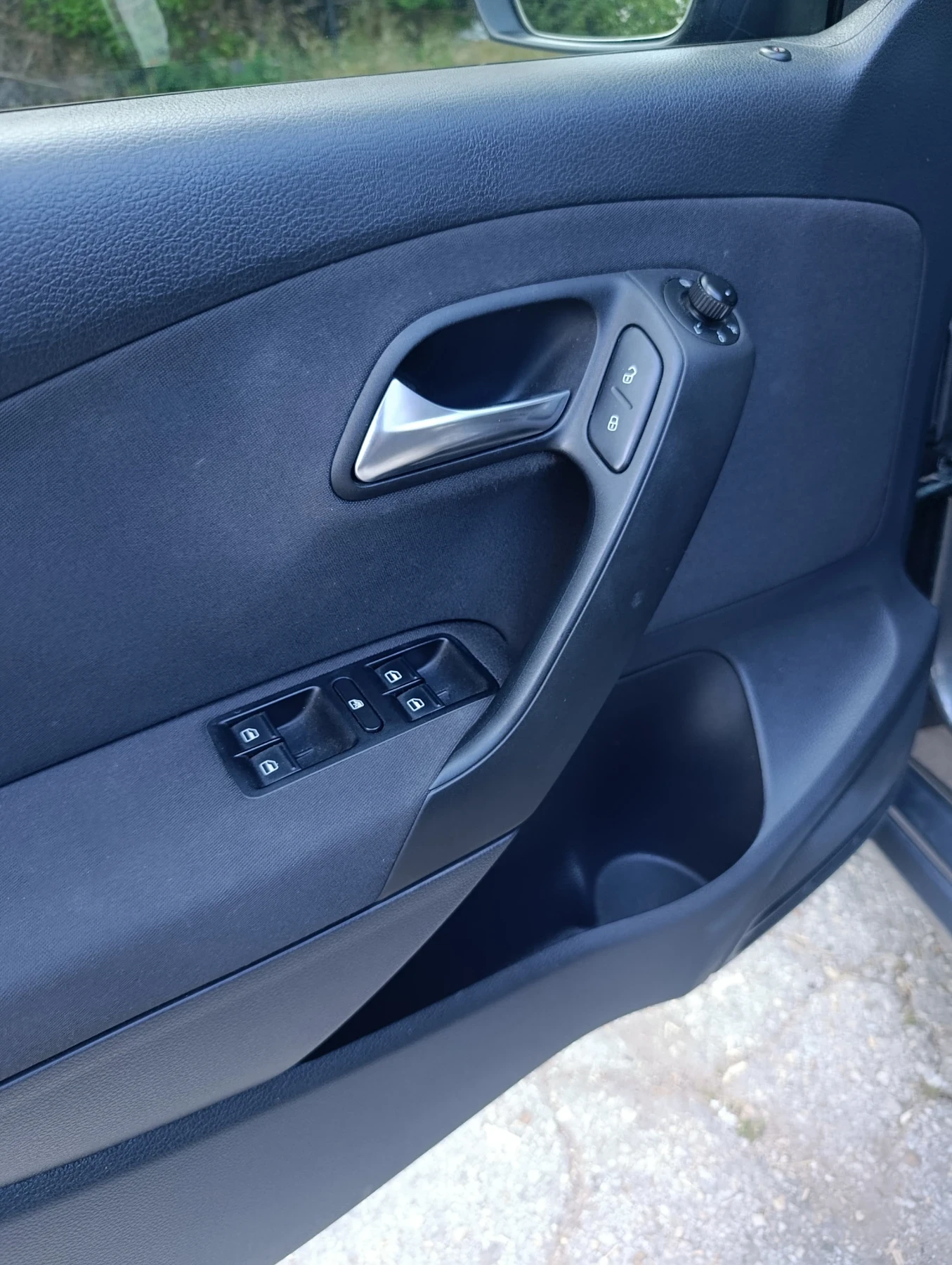 VW Polo 1.6 TDI , снимка 14 - Автомобили и джипове - 54994201