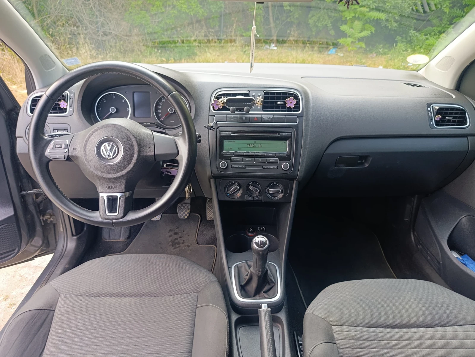 VW Polo 1.6 TDI , снимка 9 - Автомобили и джипове - 54994201