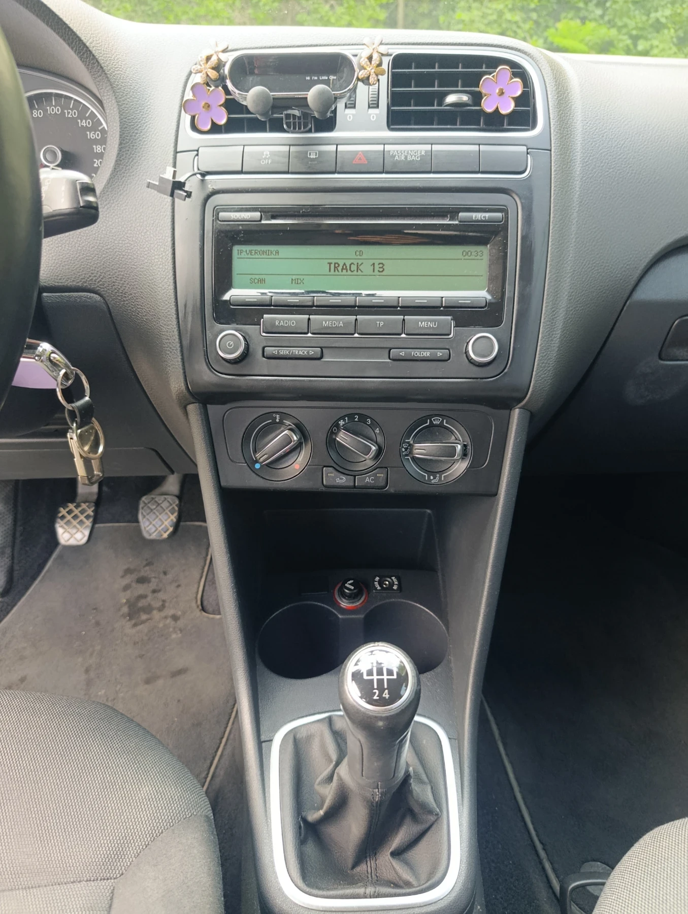VW Polo 1.6 TDI , снимка 10 - Автомобили и джипове - 54994201