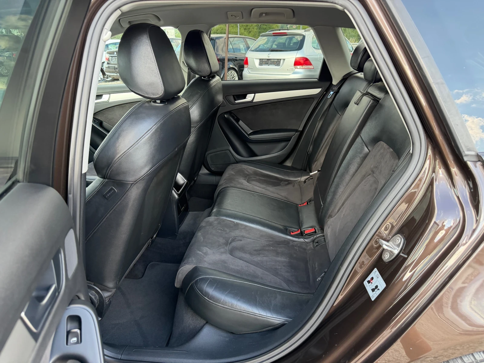 Audi A4 S-LINE 2.0TDI-136PS-НАВИ, снимка 11 - Автомобили и джипове - 55195103