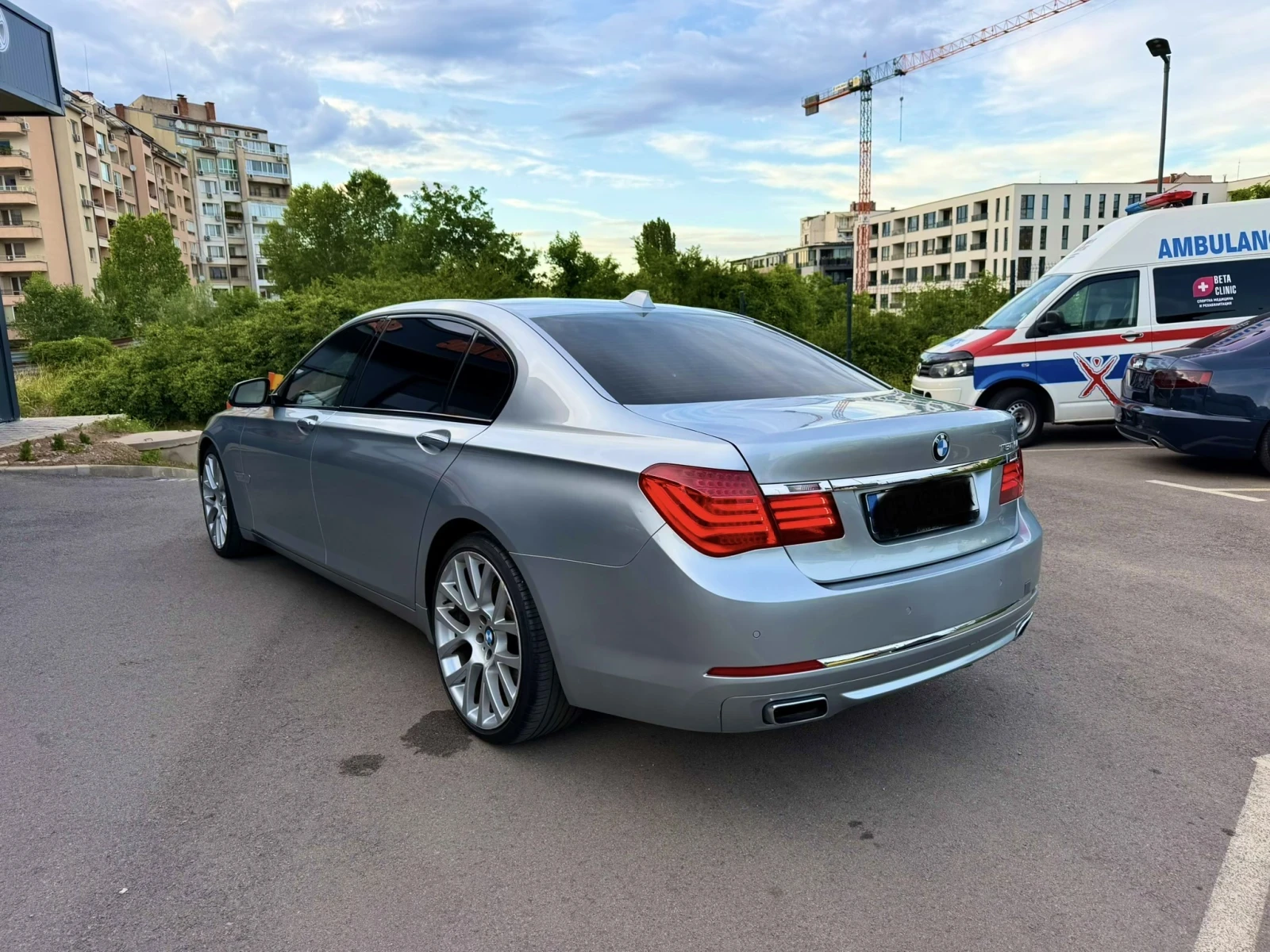 BMW 750, снимка 3 - Автомобили и джипове - 55323955