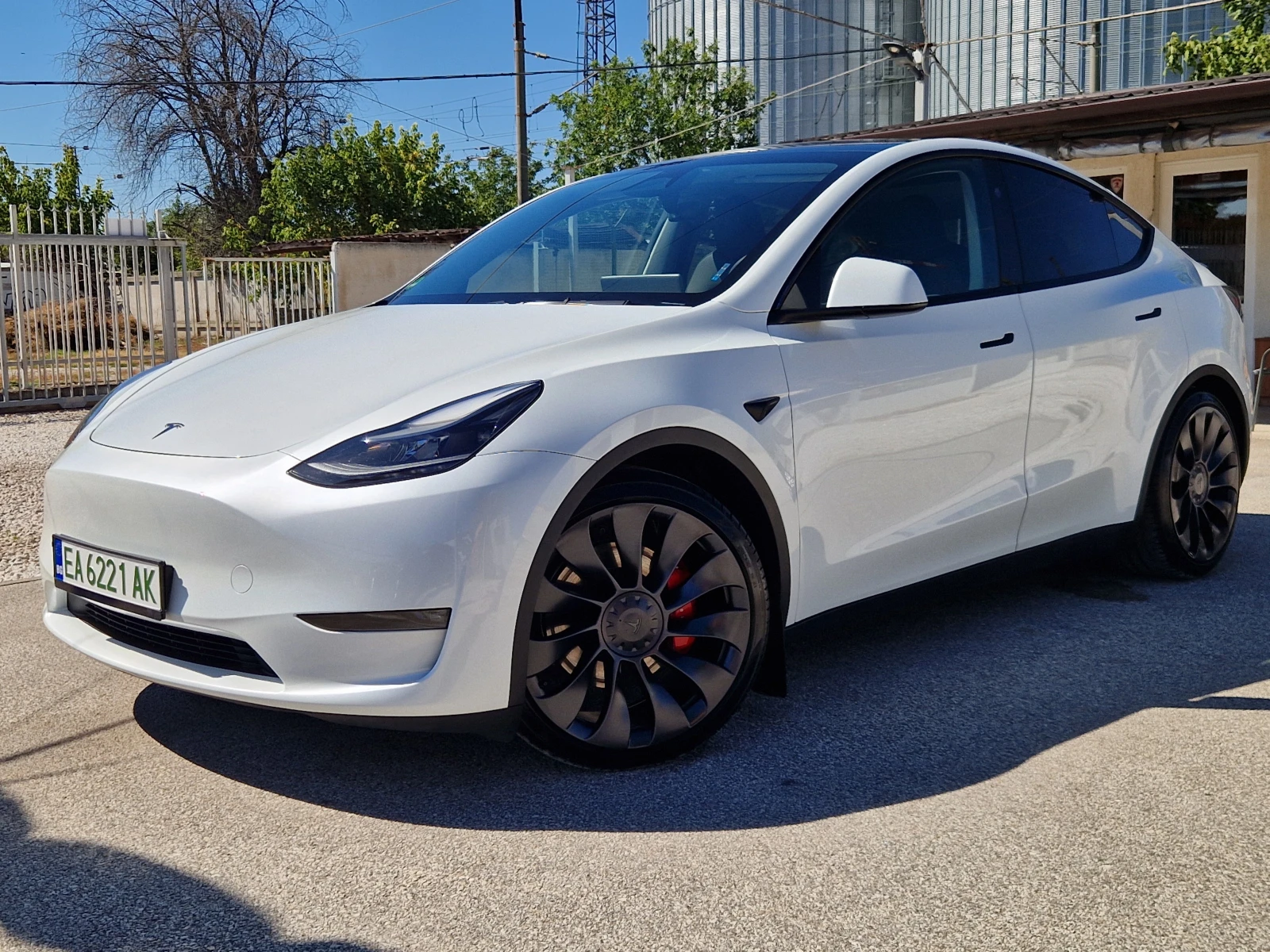 Tesla Model Y Dual Motor Performdnse* AWD* EU* Germany* 2025 