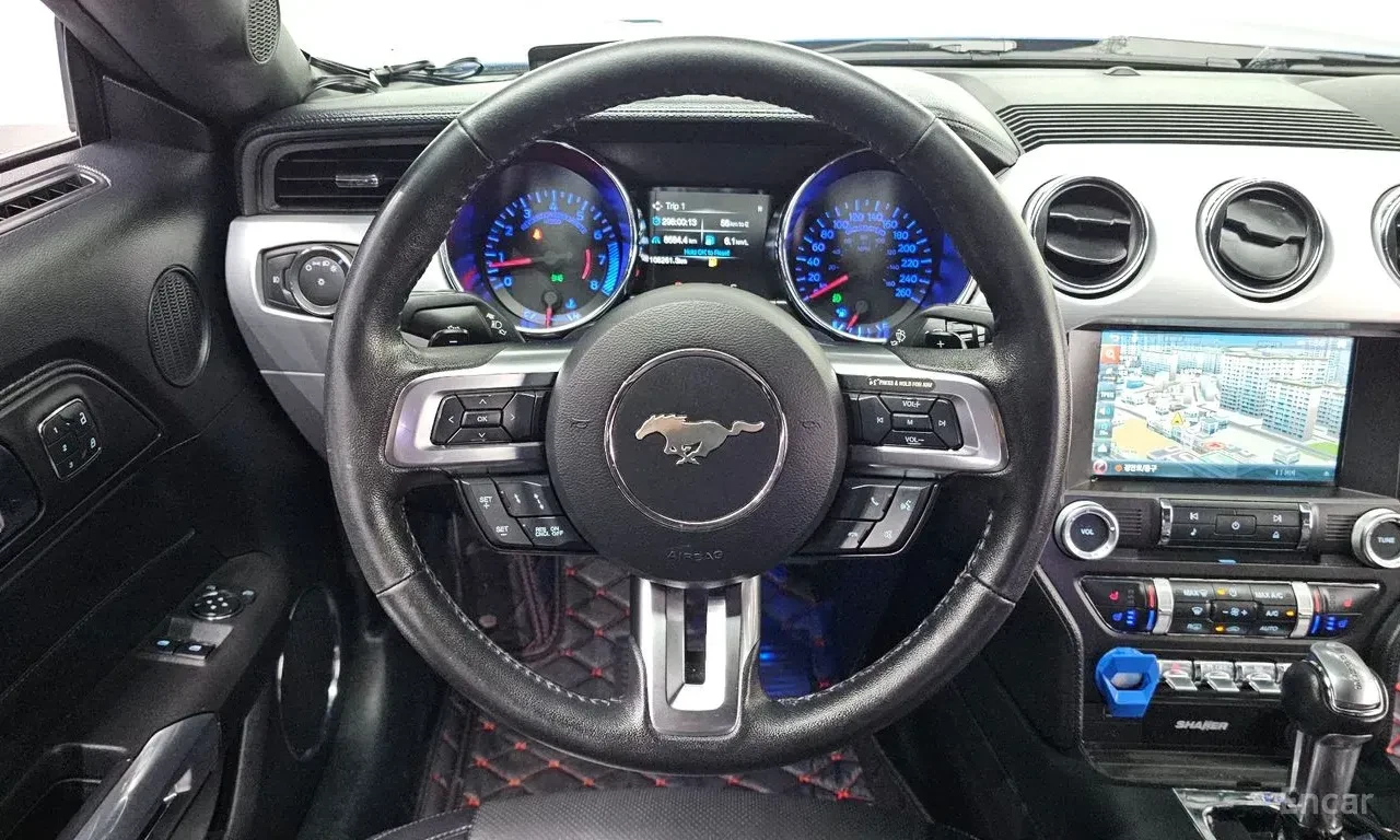 Ford Mustang 5.0* GT* ОБДУХВАНЕ* ДИСТРОНИК* КАМЕРА* КЕЙЛЕС* , снимка 8 - Автомобили и джипове - 55964025