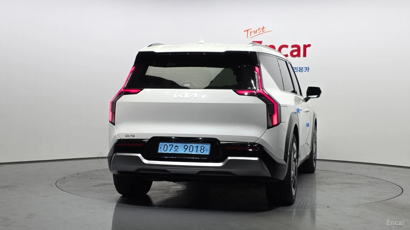 Kia EV9 LONG RANGE AWD EARTH, снимка 4 - Автомобили и джипове - 56113808