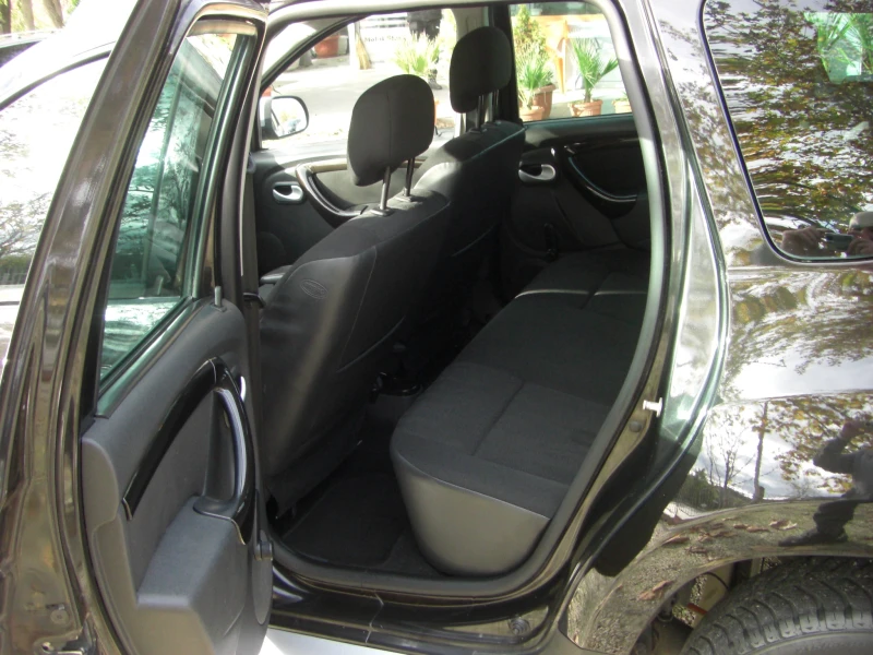 Dacia Duster 1.6i GPL, снимка 13 - Автомобили и джипове - 52387428