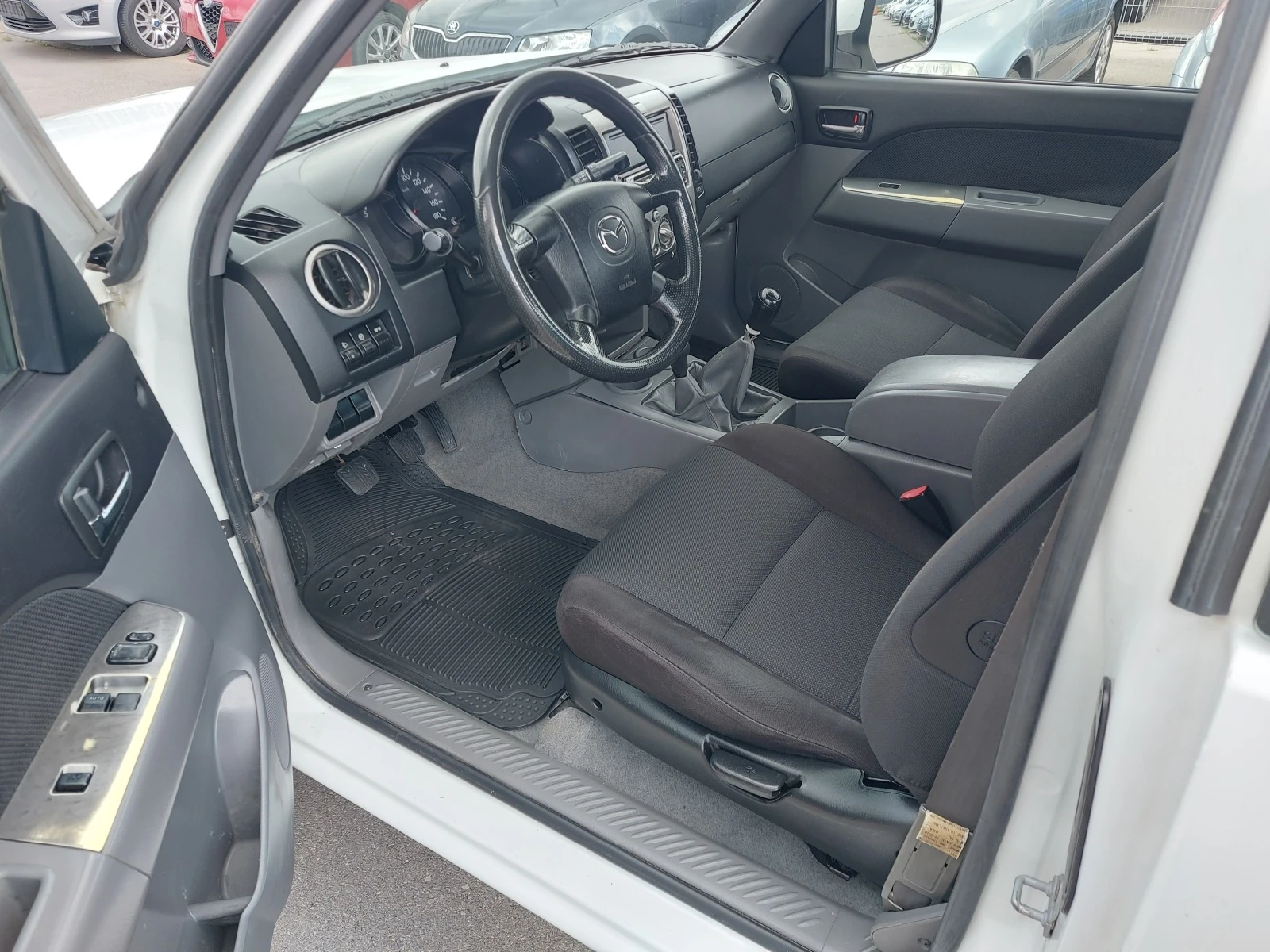 Mazda BT-50 2.5 TDI, 143 к.с., ИТАЛИЯ - изображение 8