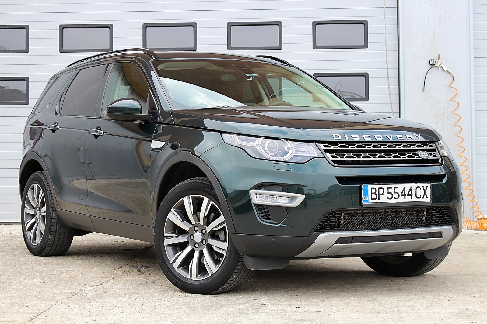 Land Rover Discovery Sport 2.0 HSE Luxury - изображение 3