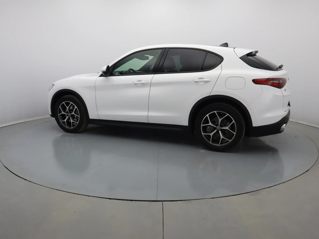 Alfa Romeo Stelvio  - изображение 7
