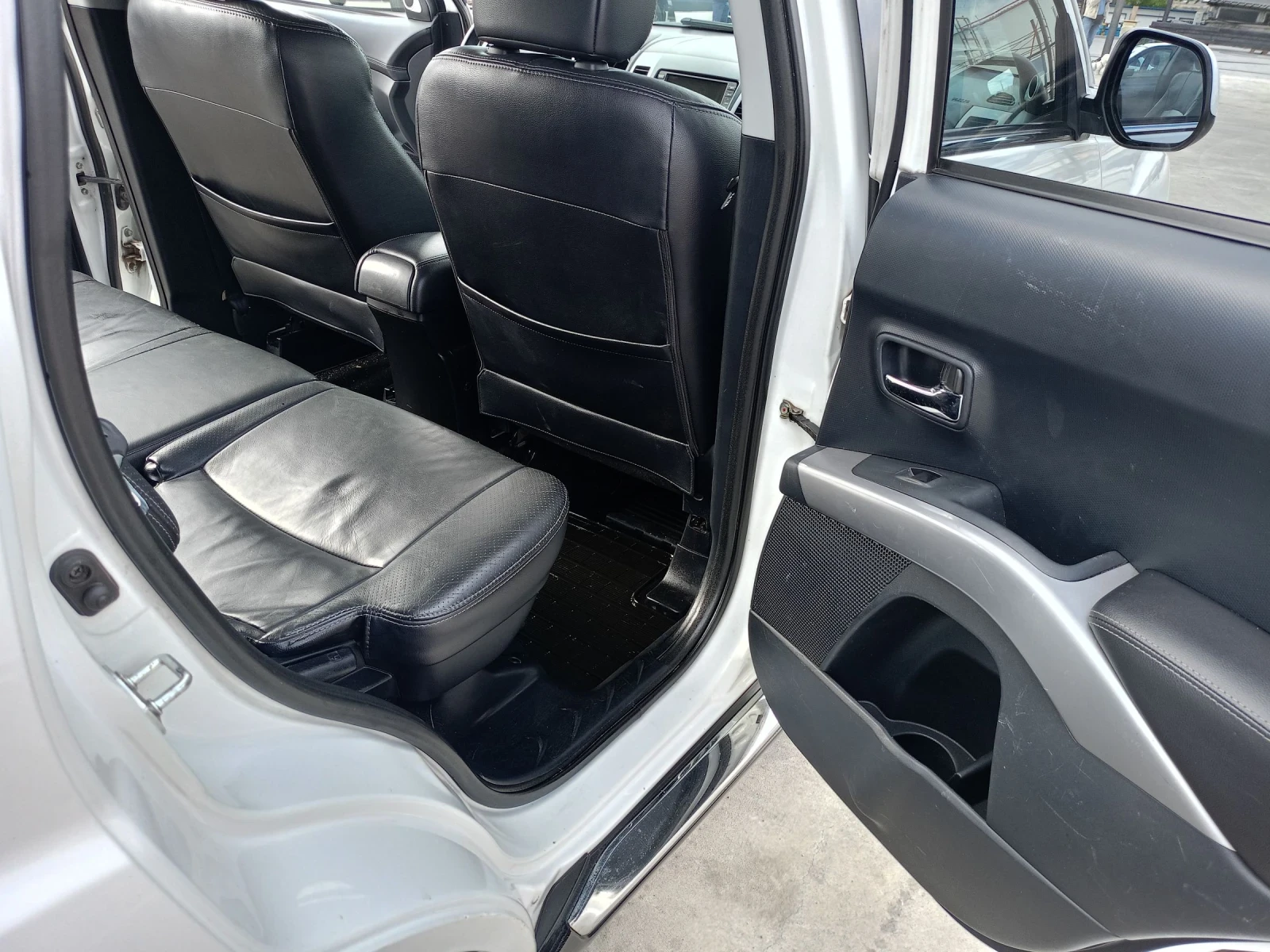 Citroen C-Crosser 2.2 D 4x4 7 места - изображение 7