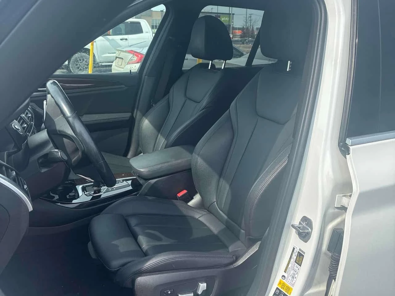 BMW X3 xDrive30i/ПОДГРЕВИ/ПАНОРАМА/КЛИП НА МОТОРА, снимка 11 - Автомобили и джипове - 54034419