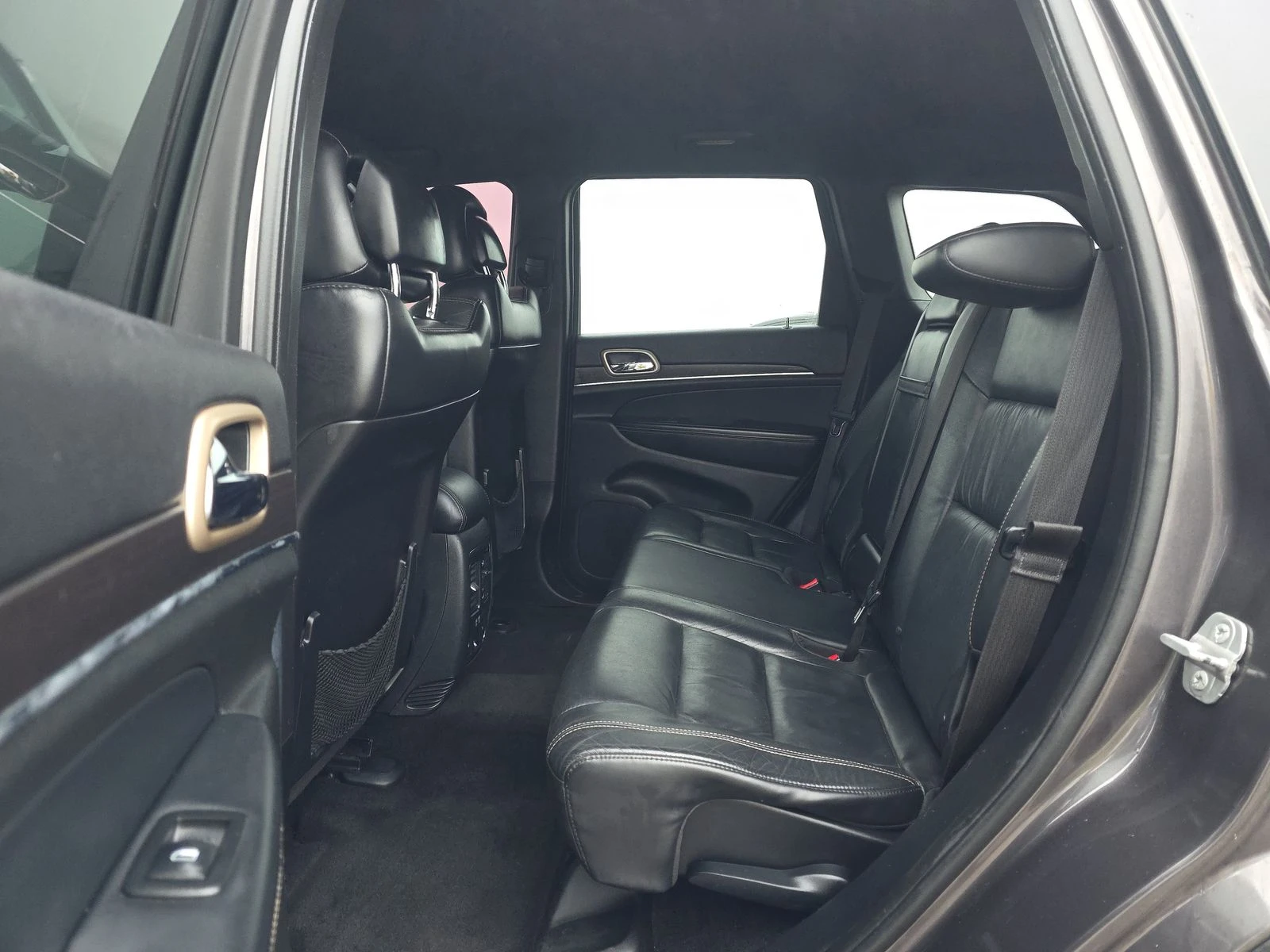 Jeep Grand cherokee 5.7* V8* 8ZF* ПОДГРЕВ* КАМЕРА* КЕЙЛЕС* LANE* ASSIS, снимка 12 - Автомобили и джипове - 54139176