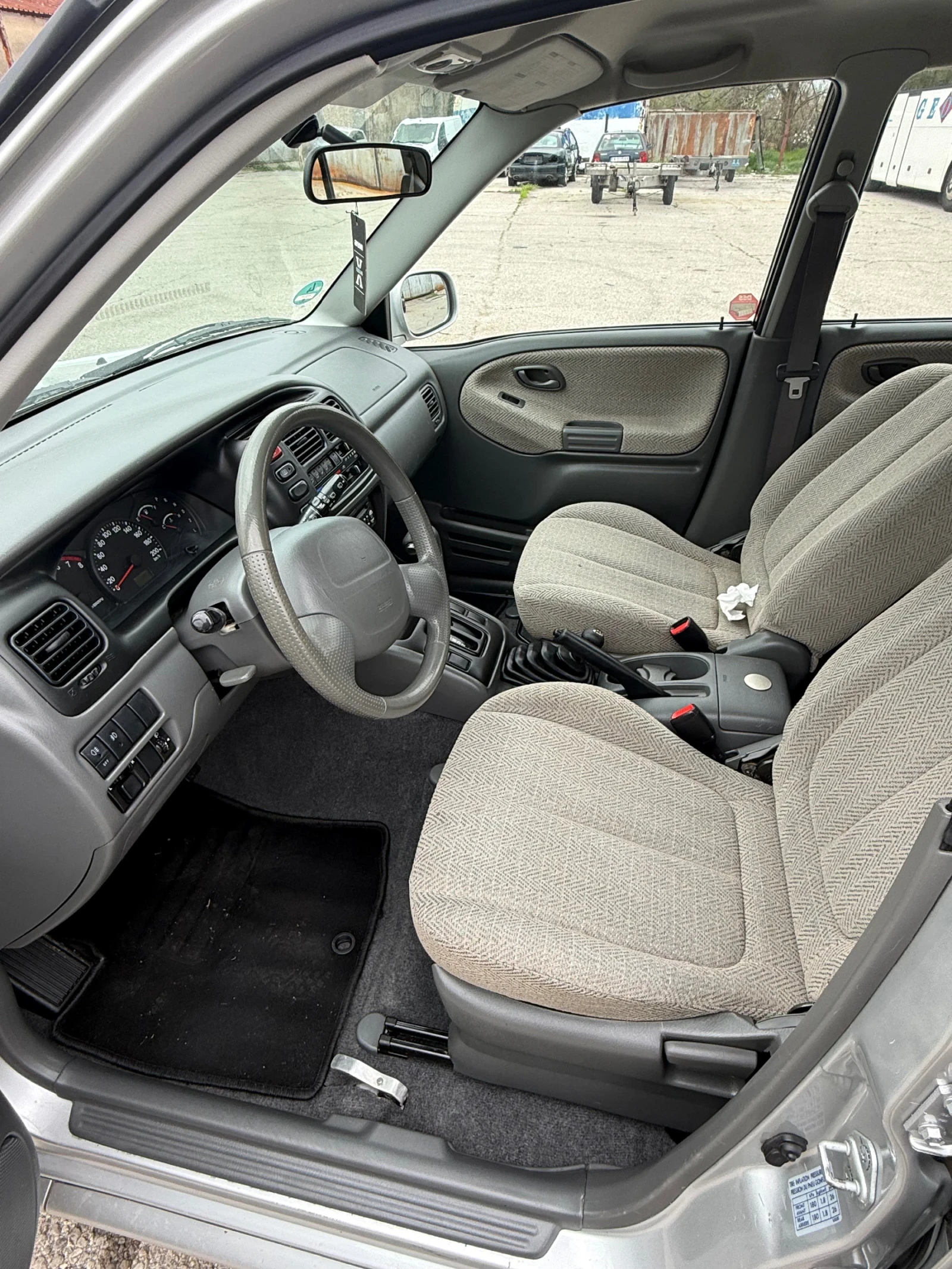 Suzuki Grand vitara 2.5 V6 144, снимка 5 - Автомобили и джипове - 54164457