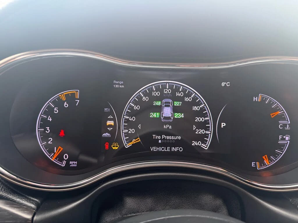 Jeep Grand cherokee Summit* 5.7L, V8, 360HP* CARFAX* NAVI* Подгрев* Ke, снимка 12 - Автомобили и джипове - 54209495