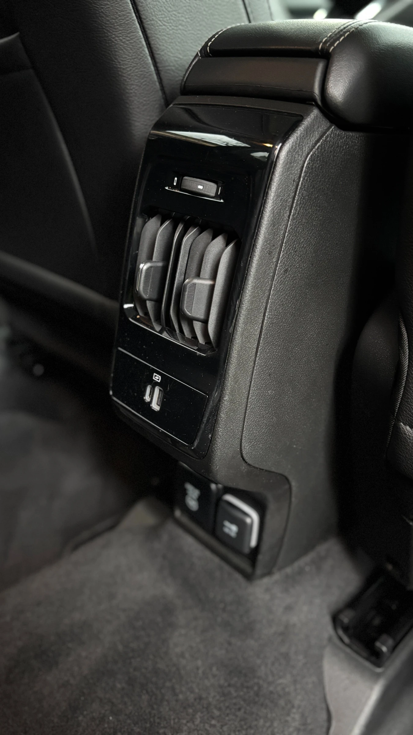 Jeep Compass NARDO GRAY FULL 1.3T4 PHEV LIMITED 3xe AUTO, снимка 15 - Автомобили и джипове - 54262903