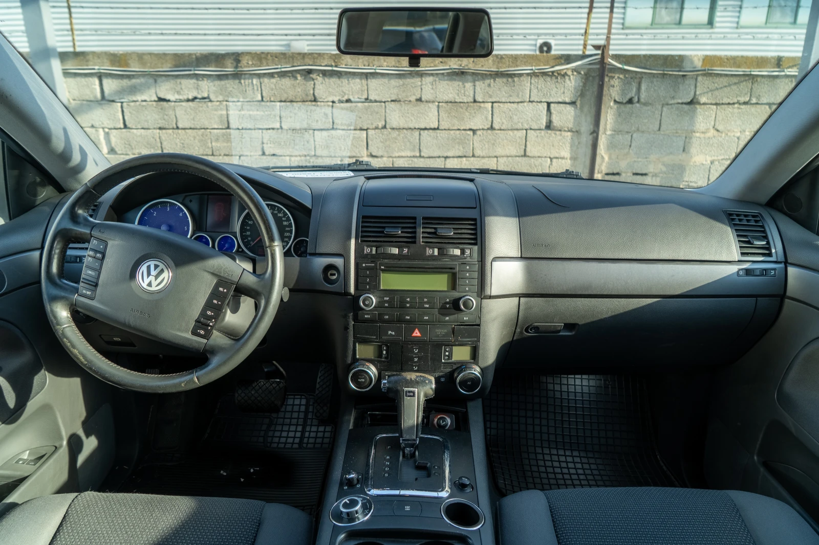 VW Touareg 2.5TDI = АВТОМАТ = ТОП СЪСТОЯНИЕ = 4Х4 = ЛИЗИНГ, снимка 7 - Автомобили и джипове - 54416903