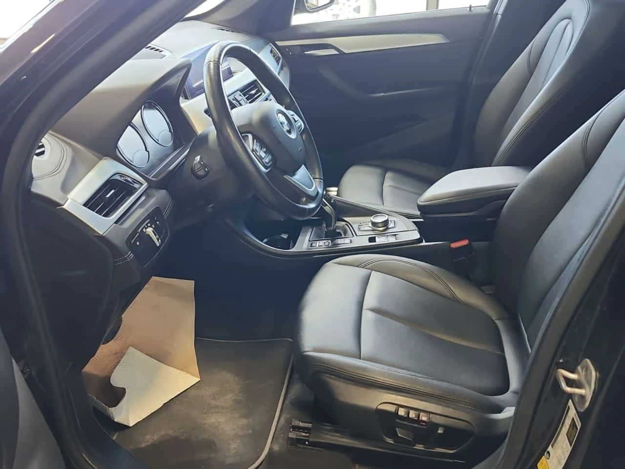 BMW X1 xDrive28i/CARFAX/Кожа/Памет/Подгрев/, снимка 6 - Автомобили и джипове - 54541961