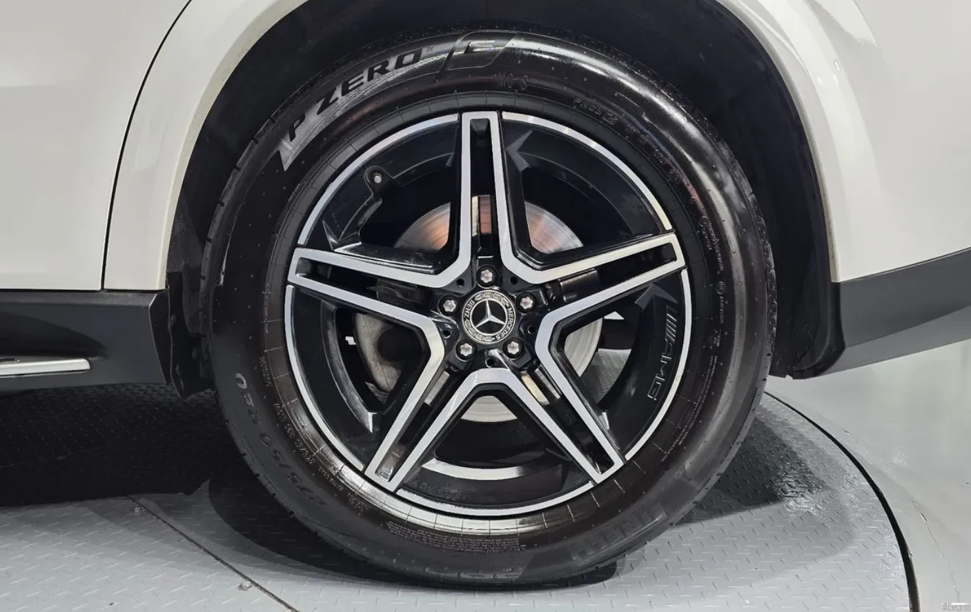 Mercedes-Benz GLE 400 AMG * МАСАЖИ * ПОДРЕВИ * ОБДУХВАНЕ, снимка 14 - Автомобили и джипове - 54998122