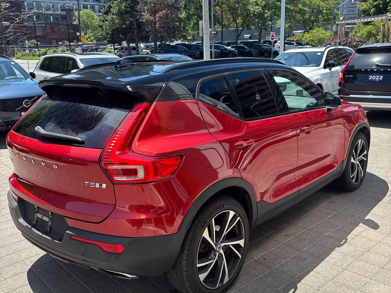 Volvo XC40 R Design  CARFAX, снимка 3 - Автомобили и джипове - 55380576