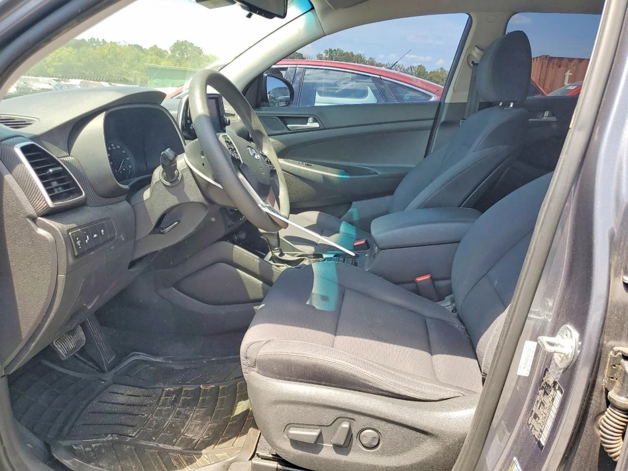 Hyundai Tucson 2.0l Value, снимка 7 - Автомобили и джипове - 56216982