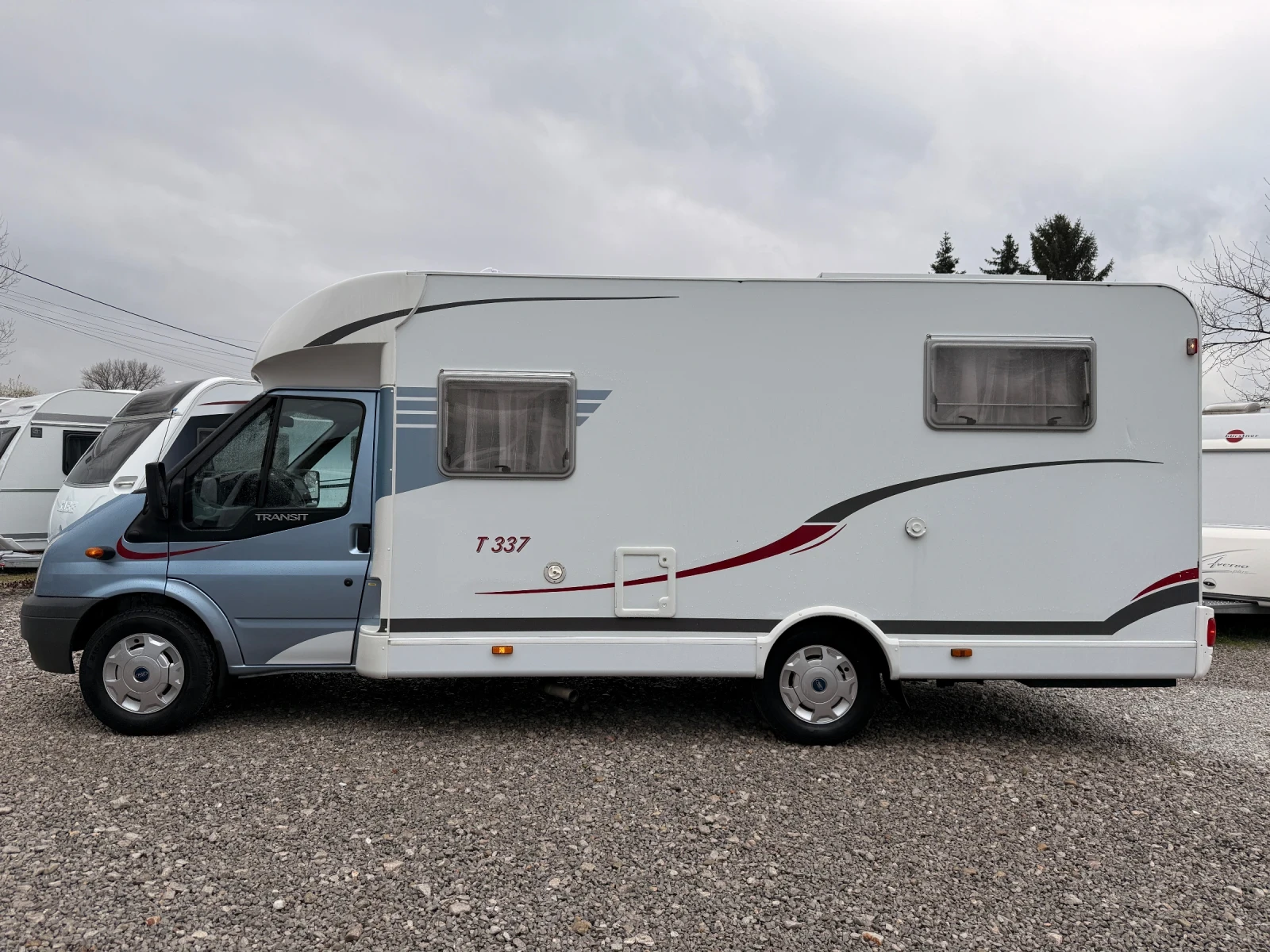 Кемпер Carado CaraLine T337, снимка 3 - Каравани и кемпери - 54092232