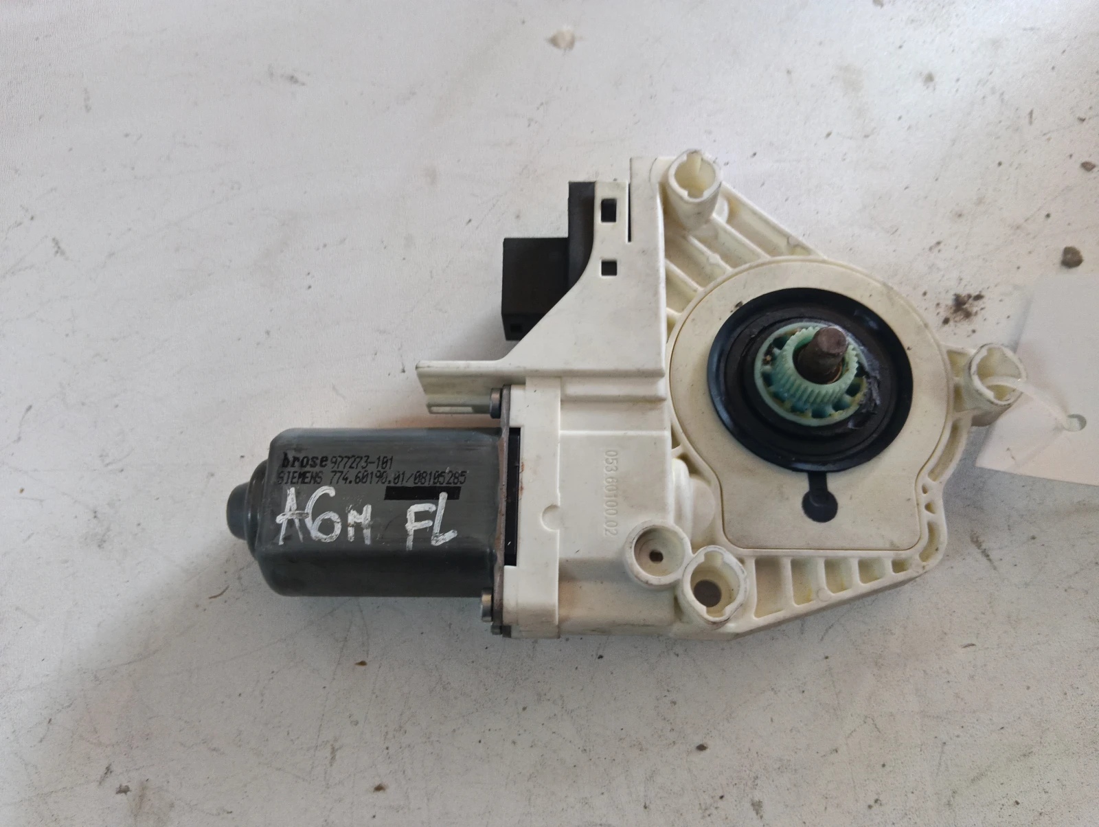ел.машинка за предно ляво 4F0959801D Audi A6