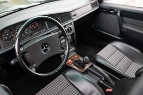 Mercedes-Benz 190 2.5-16v, снимка 12 - Автомобили и джипове - 45064357