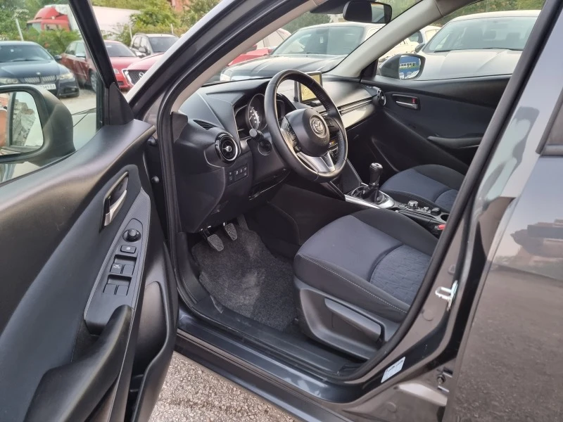 Mazda 2 1.5SKAYACTIV, снимка 10 - Автомобили и джипове - 41941546