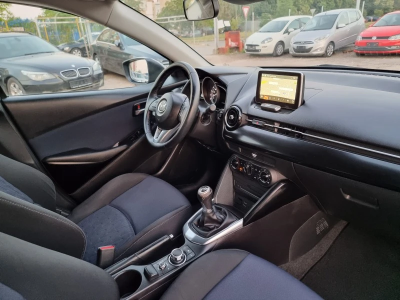 Mazda 2 1.5SKAYACTIV, снимка 16 - Автомобили и джипове - 41941546