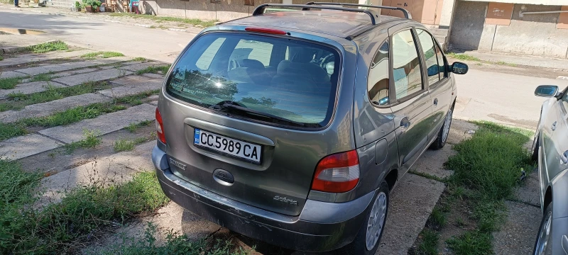 Renault Scenic, снимка 3 - Автомобили и джипове - 47255611