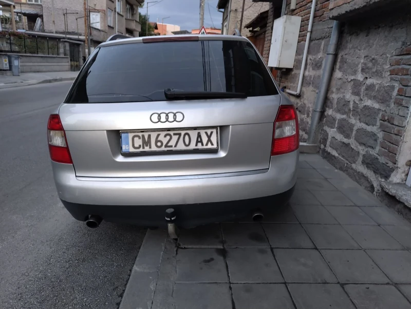 Audi A4 1.8T, снимка 9 - Автомобили и джипове - 48044452