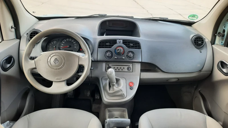 Renault Kangoo 1.6i, снимка 11 - Автомобили и джипове - 48819939