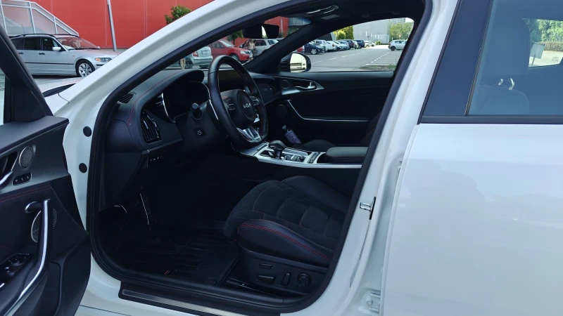 Kia Stinger GT 3.3 AWD , снимка 6 - Автомобили и джипове - 51318888