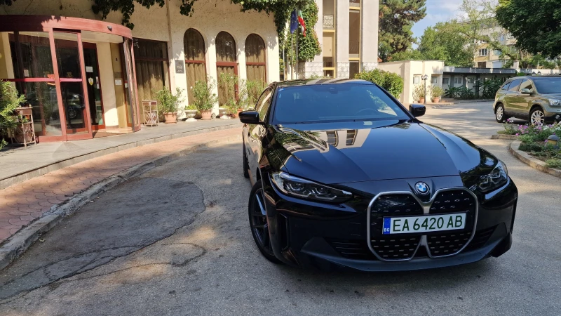 BMW i4 eDrive35 Gran Coupe, снимка 5 - Автомобили и джипове - 52396872