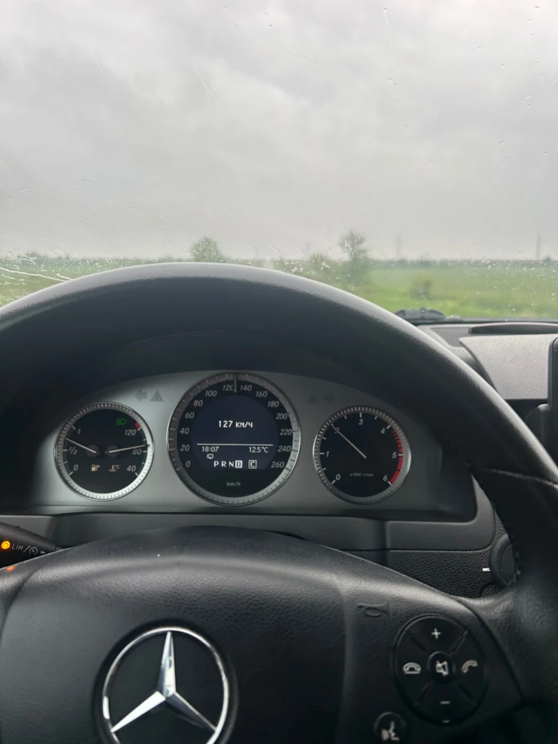 Mercedes-Benz C 320, снимка 8 - Автомобили и джипове - 52367475