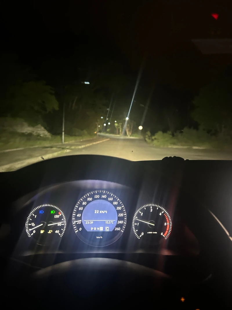 Mercedes-Benz C 320, снимка 7 - Автомобили и джипове - 52367475