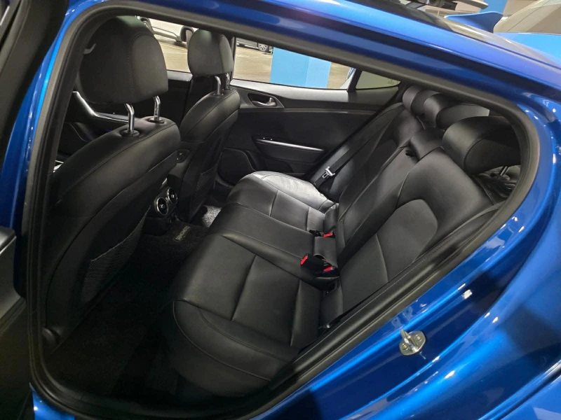 Kia Stinger 2.0T 2WD , снимка 6 - Автомобили и джипове - 52500372