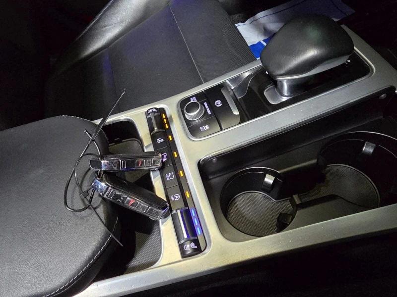 Kia Stinger 2.0T 2WD , снимка 7 - Автомобили и джипове - 52500372