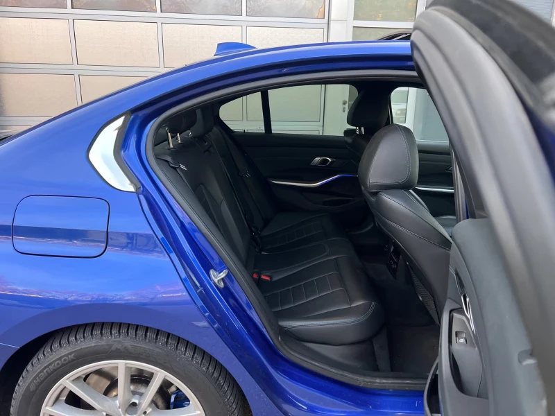 BMW 330 d/265HP/M-SPORT/LASER/PANO/INDIVIDUAL/CAM/DIG/838v, снимка 13 - Автомобили и джипове - 52654146