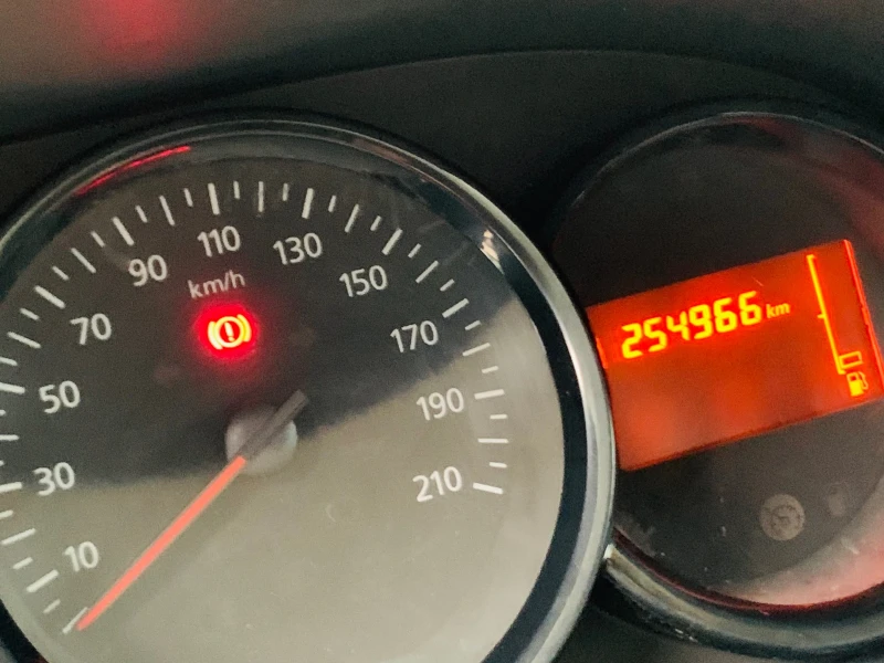 Dacia Dokker 1.5DCI, снимка 8 - Автомобили и джипове - 52760237